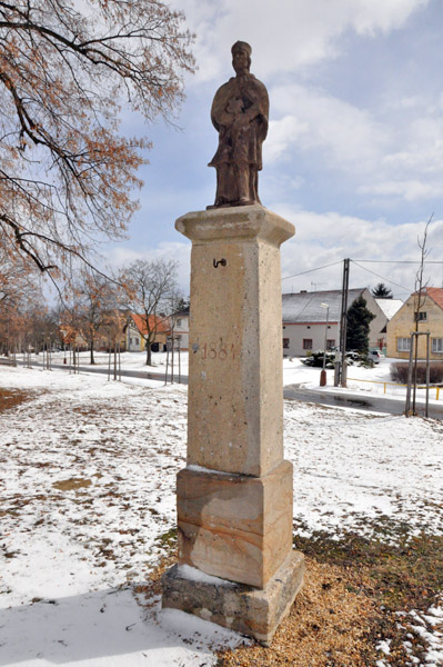 Restaurovaná socha sv.&nbsp;Jana Nepomuckého